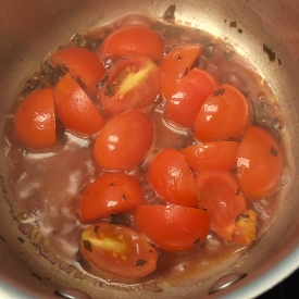 Sauteed tomatoes with oregano